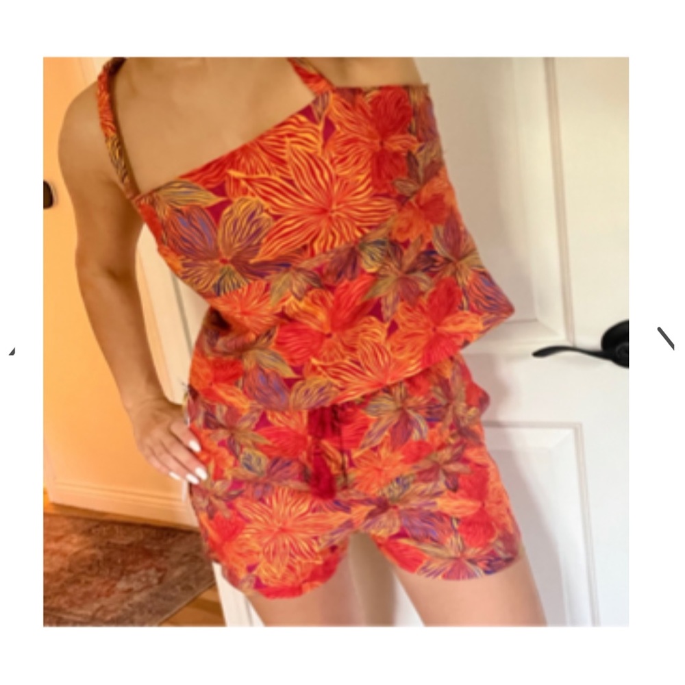 🍑 NWOT- HOUSE OF HARLOW 1960 (2) PIECE LINEN SHORT🍑